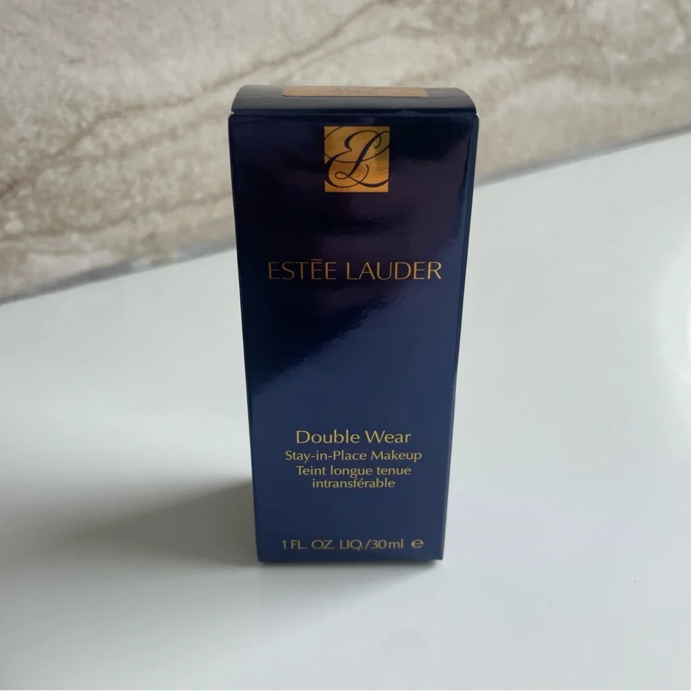 Estee Lauder Double Wear - Picture 1 of 3